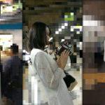 真下のアンングルからの盗撮痴漢動画！日本にはびこる闇が赤裸々になるグループ的犯行の一部始終！